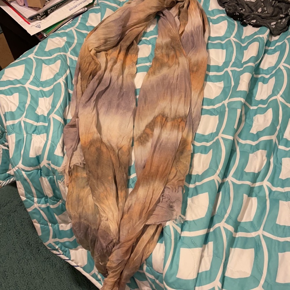 Scarf - Picture 2 of 3